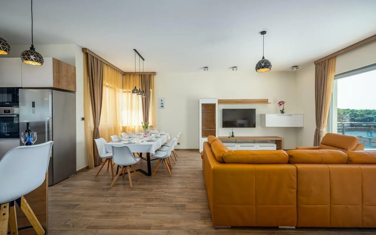 Villa Cedar 풀라