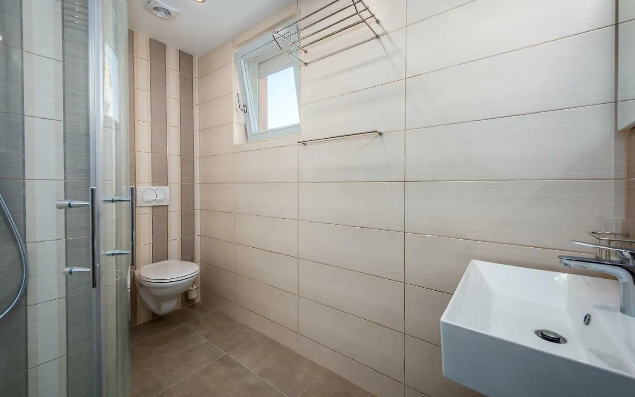Villa Cedar 풀라 0*,