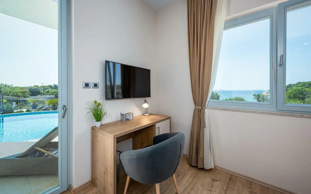 Villa Cedar 풀라